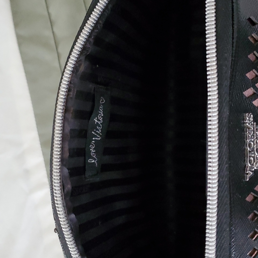 Makeup Bag - Picture 3 of 3